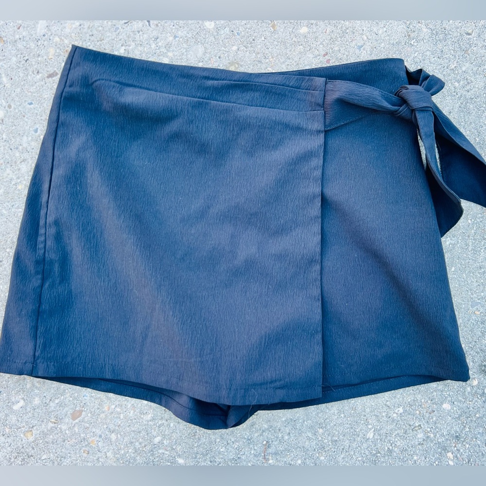 Ladies Black Skort; Sz Small; NWOT